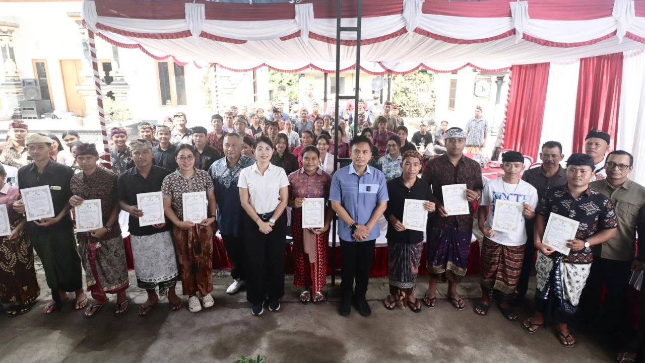 Lepas 10 Siswa Magang ke Jepang, Wabup Ipat Pesan Jaga Nama Baik Jembrana