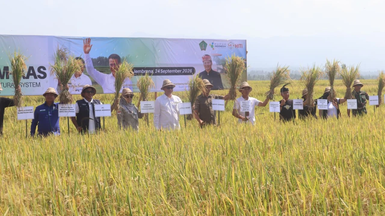 Dorong Hasil Panen Melimpah, Bupati Kembang Ajak Petani Maksimalkan PM-AAS