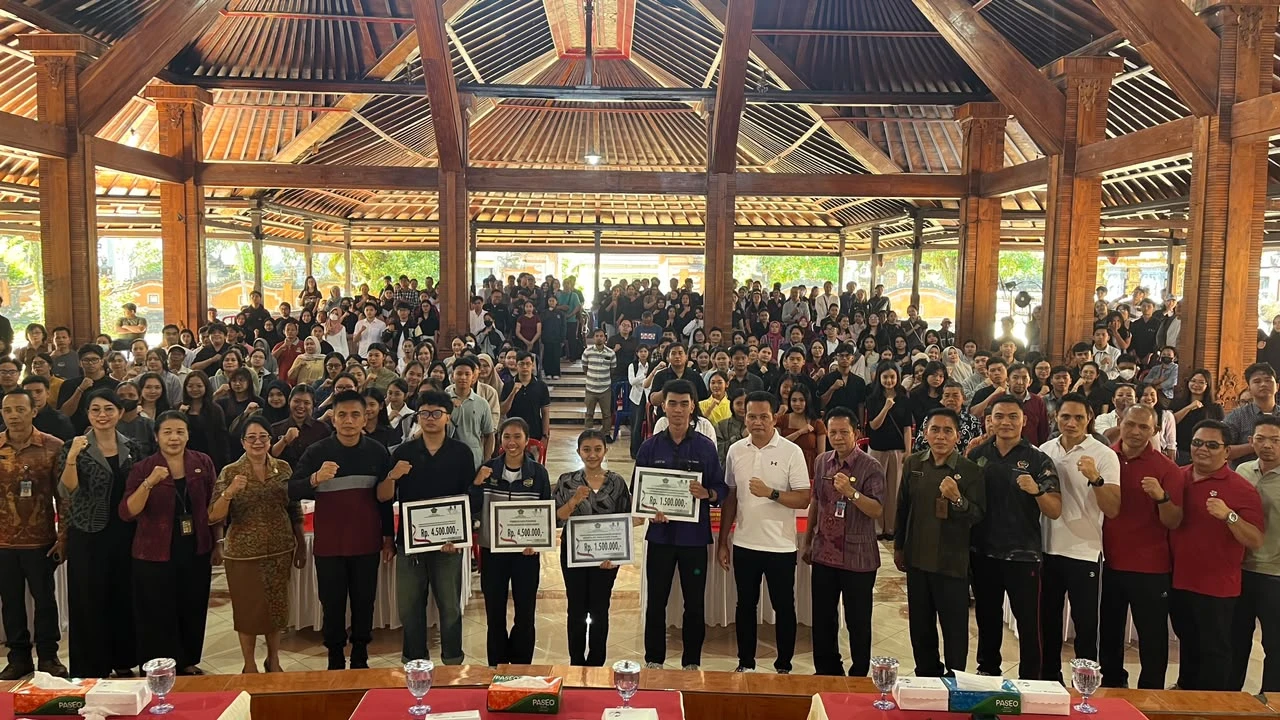 Kuota Beasiswa Jembrana Turun, Bupati Kembang: Tahap 2 Kita Usahakan Tambah!