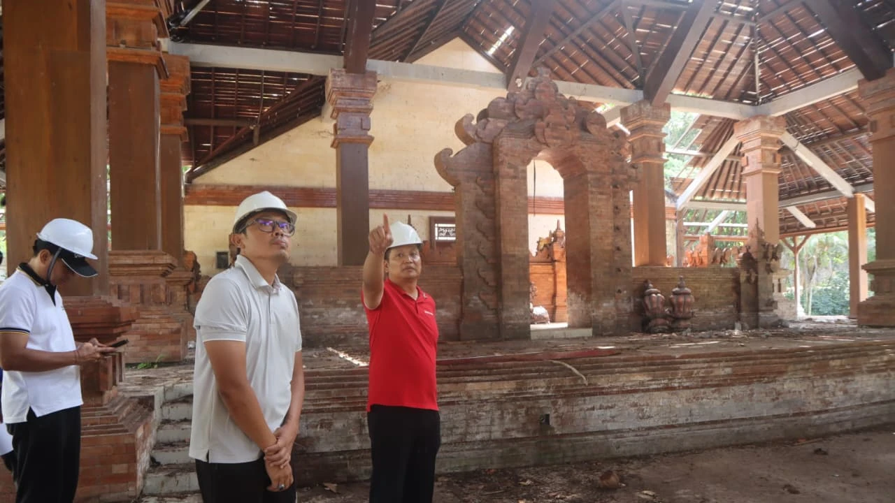 Wantilan Pura Jagatnatha Jembrana  Direhab Tahun Ini