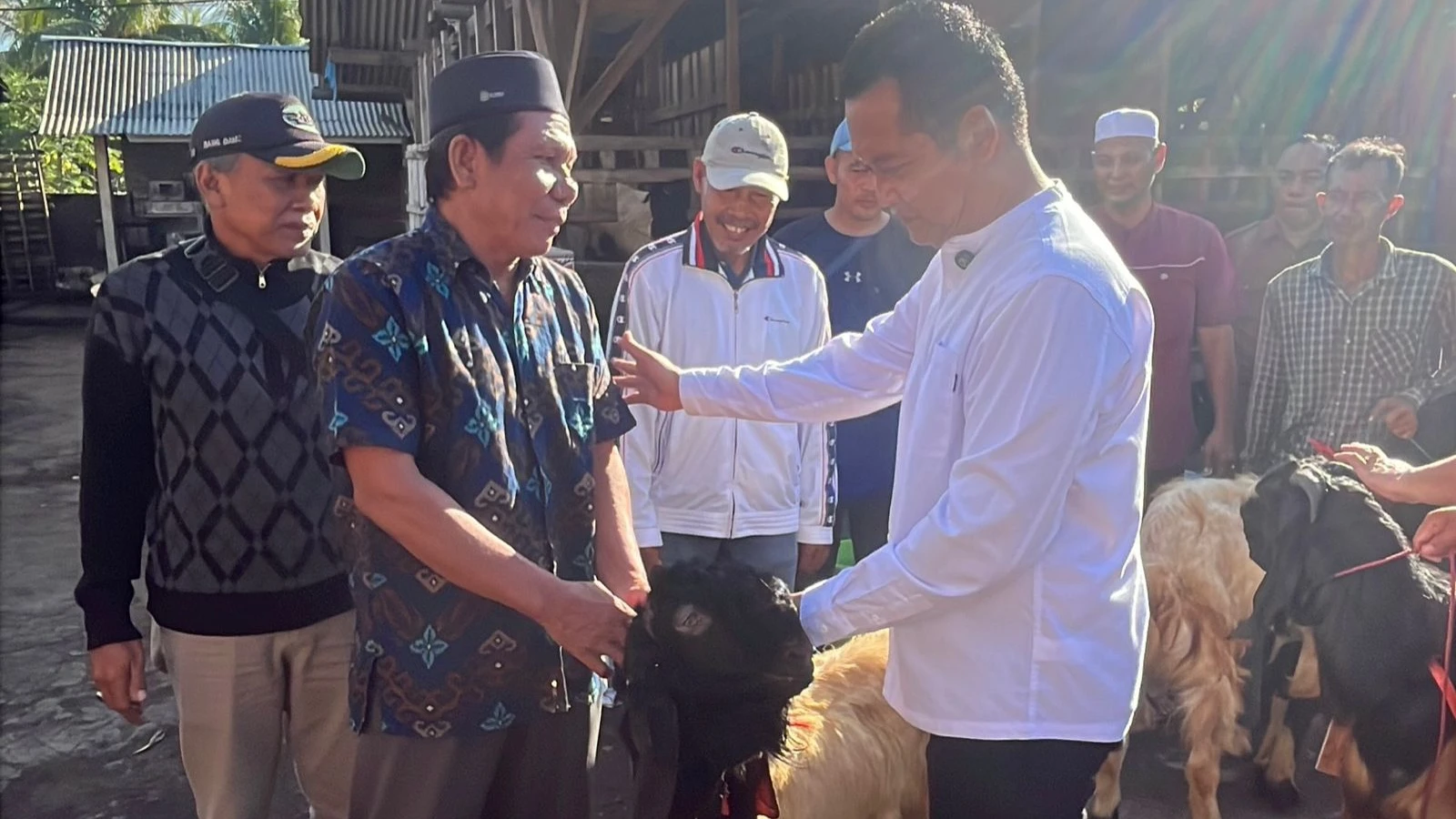 Kembang-Ipat Salurkan Hewan Qurban Merata ke Semua Masjid di Jembrana