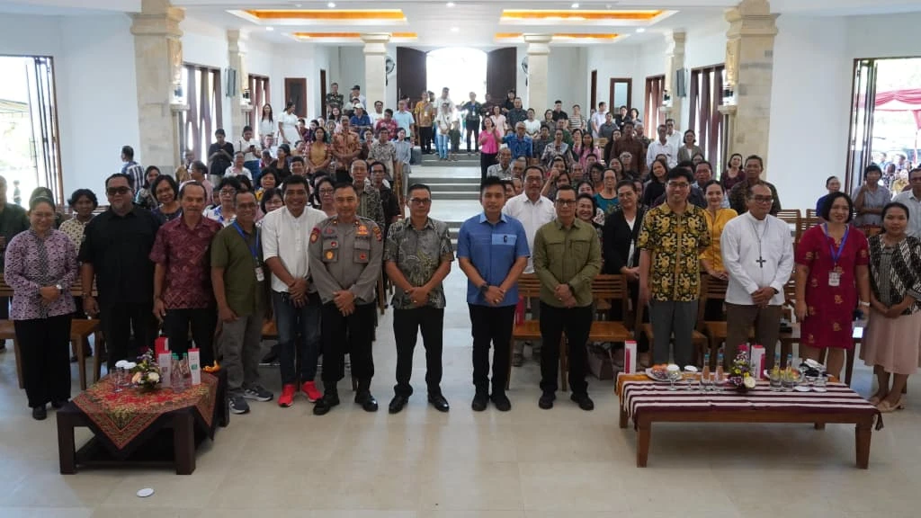 Rayakan Kenaikan Tuhan Yesus Bersama Jemaat Sion Melaya, Wabup Ipat: Keberagaman Adalah Kekuatan Jembrana