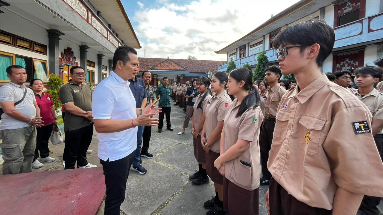 Sempat Terkendala Biaya, Lima Siswa SMAN 1 Negara Akhirnya Dapat Dukungan ke Kompetisi Esai Internasional di Malaysia