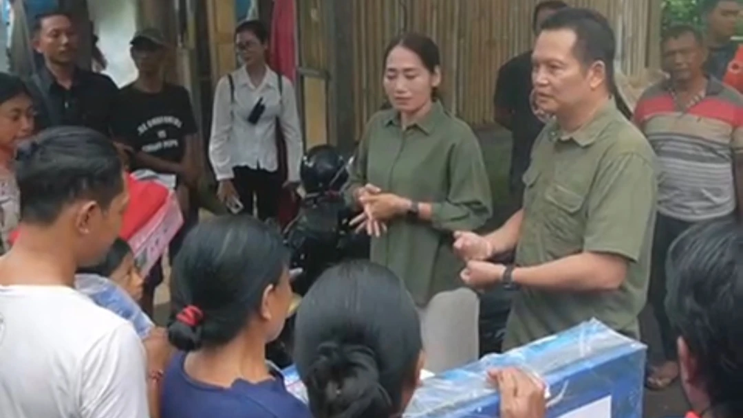 Bupati Jembrana Tinjau Rumah Warga Roboh di Pergung, Pastikan Bantuan dan Usulan Bedah Rumah