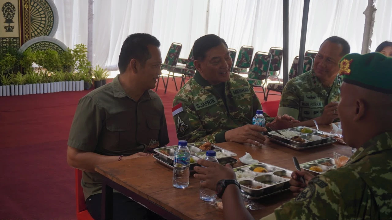 Menhan dan Bupati Jembrana santap siang bersama, Bakar Semangat Prajurit TNI