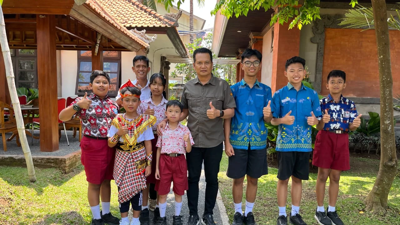 Dua Siswa Jembrana Raih Medali di Tingkat Nasional, Bupati Kembang Beri Apresiasi dan Motivasi